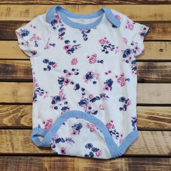 Bundle Of 3 Onesies Size 6-9 Months #A33 - Picture 2 of 8